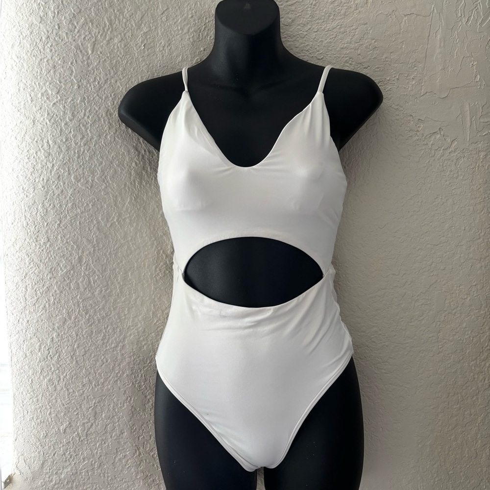 O'Neill White Cutout One-Piece Swimsuit with Thin Straps